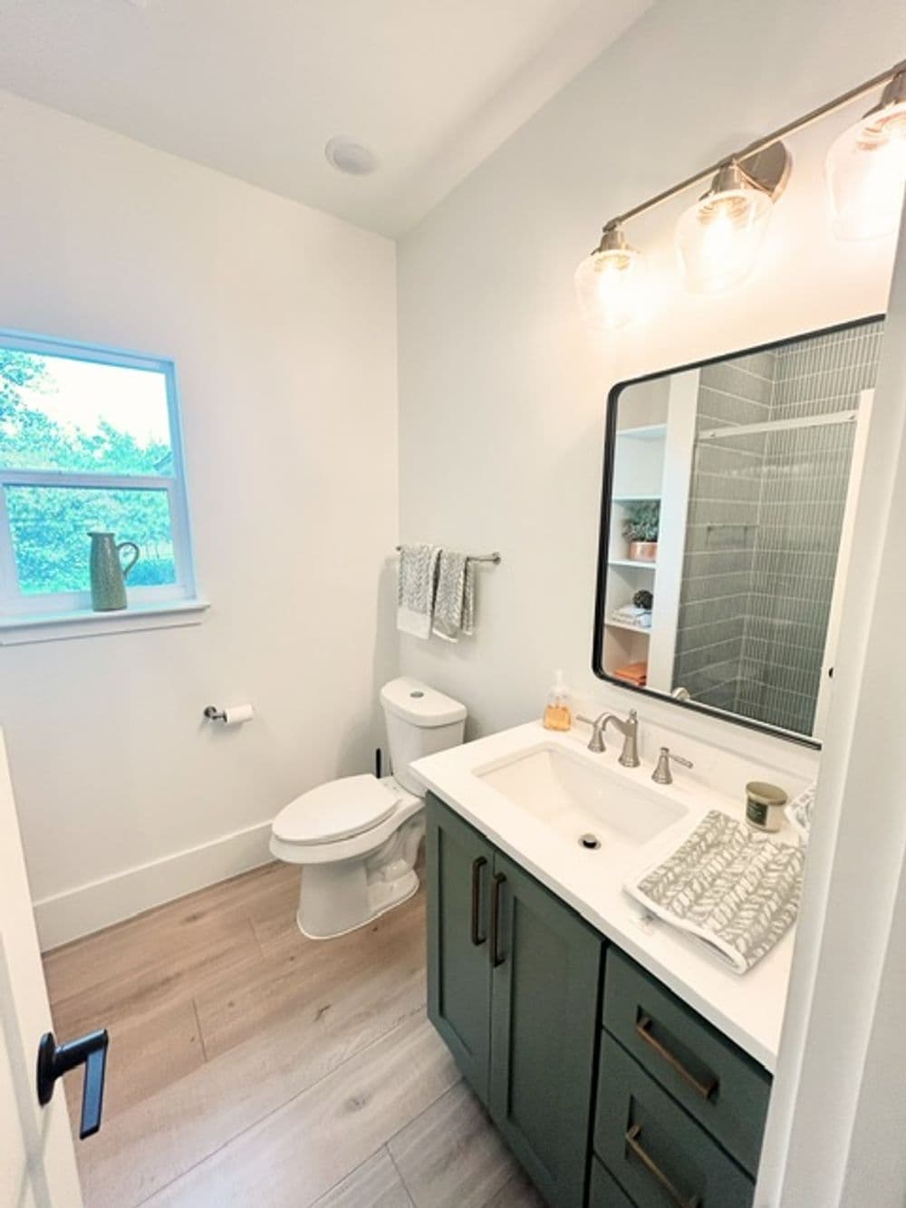 Gallery photos for Kitchen and Bathroom Renovation: Image #10